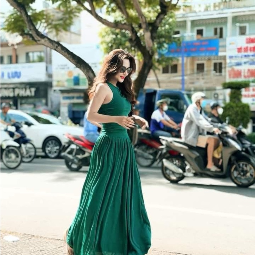 Elegant Green Maxi Dress